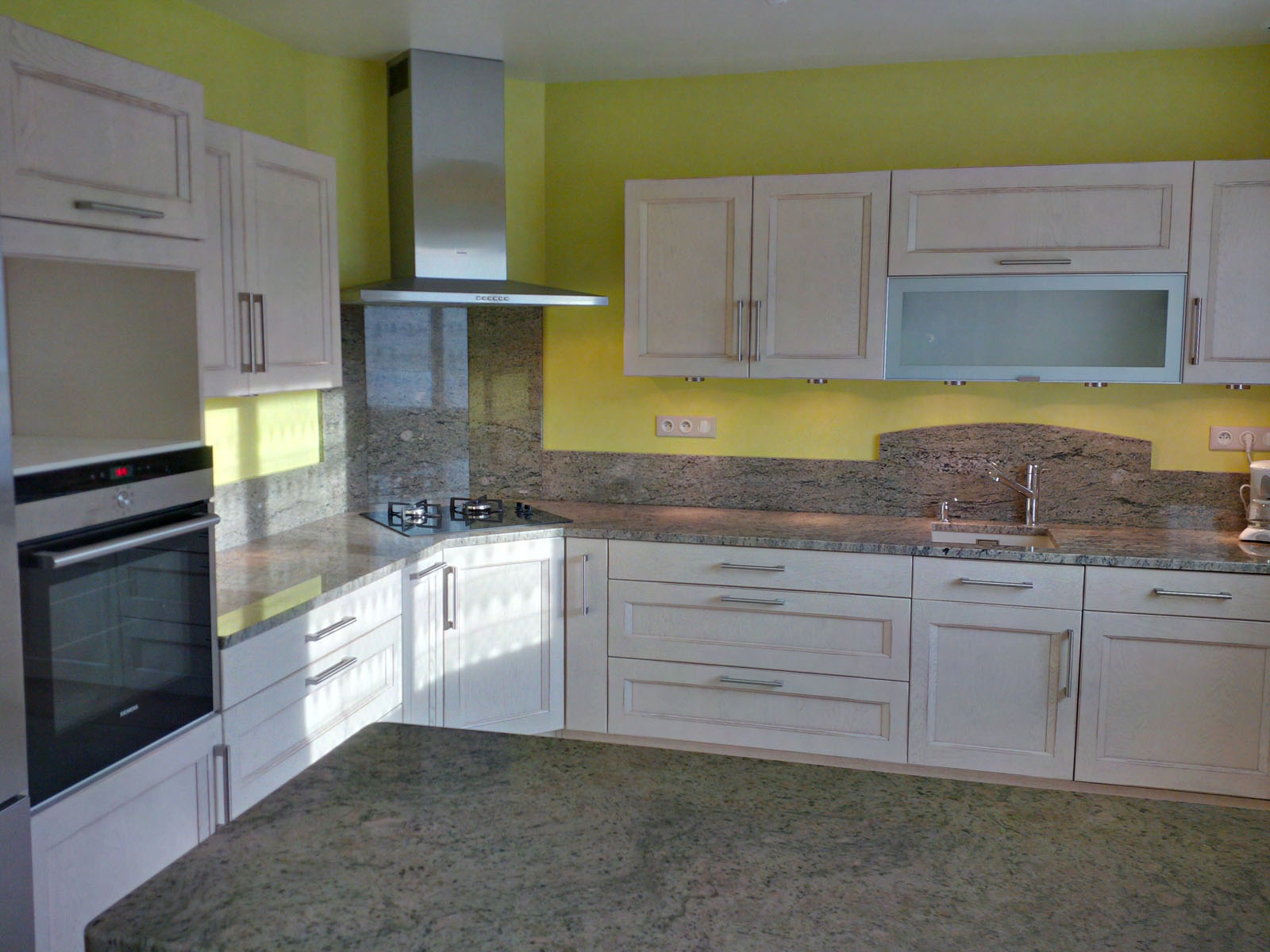 Réalisation cuisines couloir : modele maeva chene massif laqué ...